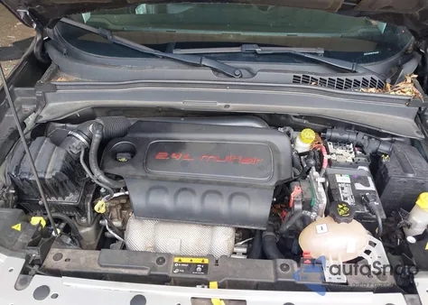 2018 Jeep Renegade Limited Fwd из США, поврежденный, VIN ZACCJADB2JPH42097